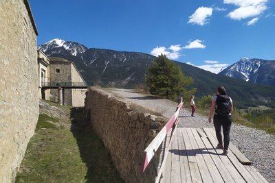 Le fort des Salettes depuis La Vachette