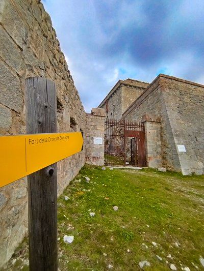 La grande boucle du fort de la Croix de Bretagne