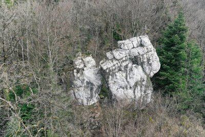 Syam et la Roche des Sarrazins