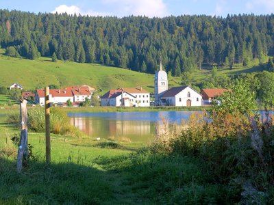 Lac de l'Abbaye et belvédère du Moulin