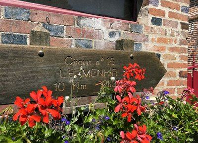 Le Menhir - Randonnée à pied en Pays d'Ouche