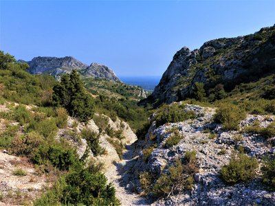 EYGALIÈRES - Balade du Petit Calan